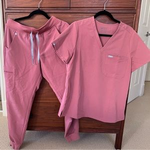 Figs medium scrub set.